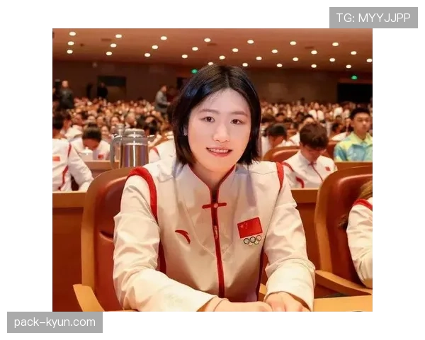 叶诗文训练完直接啃鸡腿？这自律和放纵的切换也太真实了