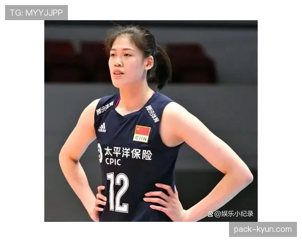 李盈莹随手买的包能盖掉我三年房租